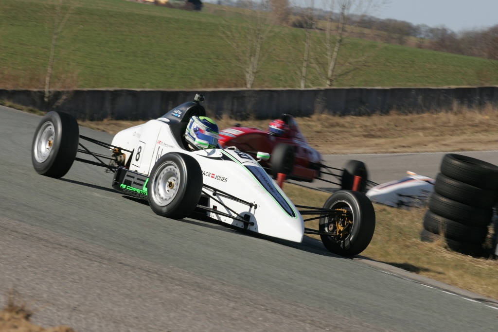 Michael Markussen var blandt vinderne sidste gang, der blev kørt løb på Sturup Raceway. Men Joakim Darbom (bag ham) er på hjemmebane
(Foto: Henning Smed)